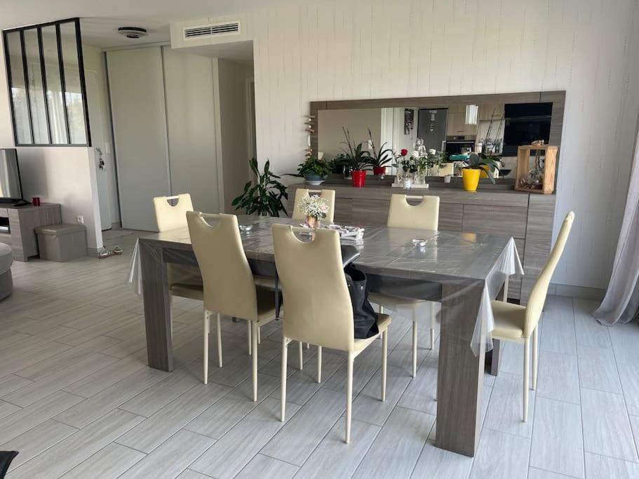 Maison A Saint Elix Le Chateau Bagian luar foto